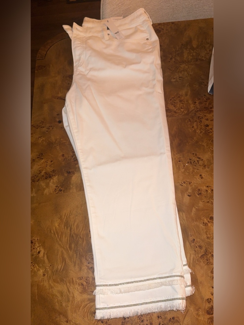 Chicos Women’s White Fringe Hem Jeans size 3